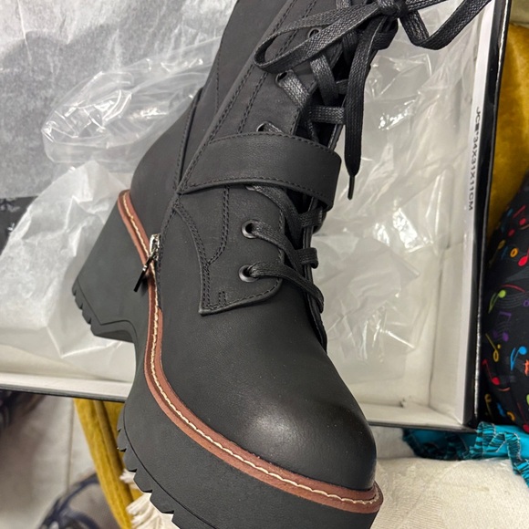 Stylish Black Lace-Up Women's Boots - Picture 3 of 11